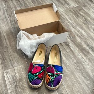 Embroidered huaraches